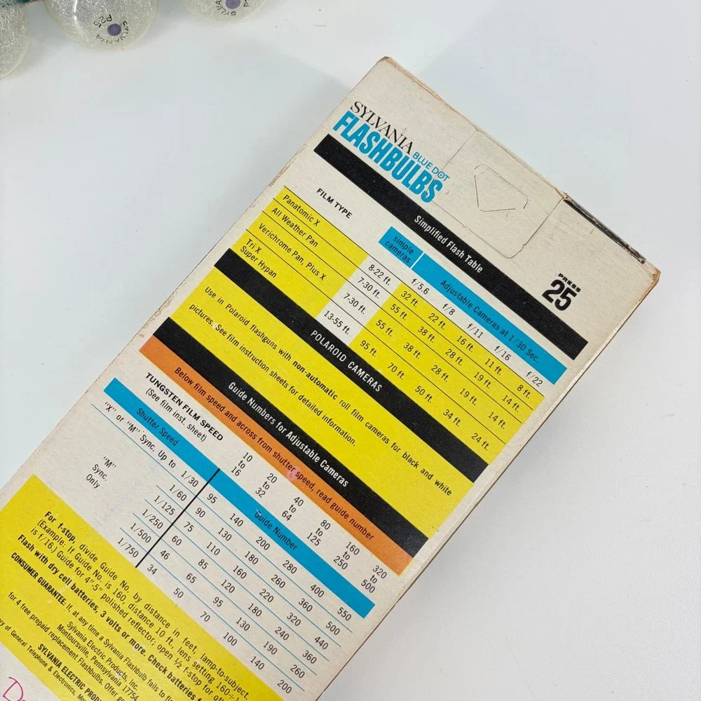 Sylvania Flashbulbs Blue Dot Press 25 Vintage NOS Photography 12 Count Pack